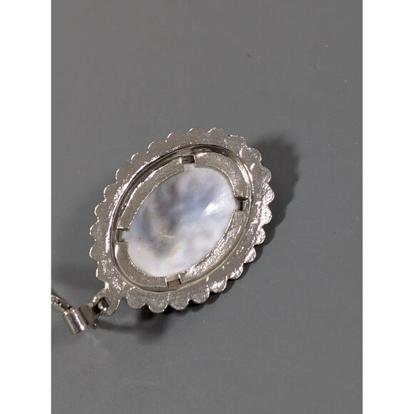 Vintage Blue Gray Shell Oval Pendant Necklace Silver Tone Chain 17" - Picture 8 of 9